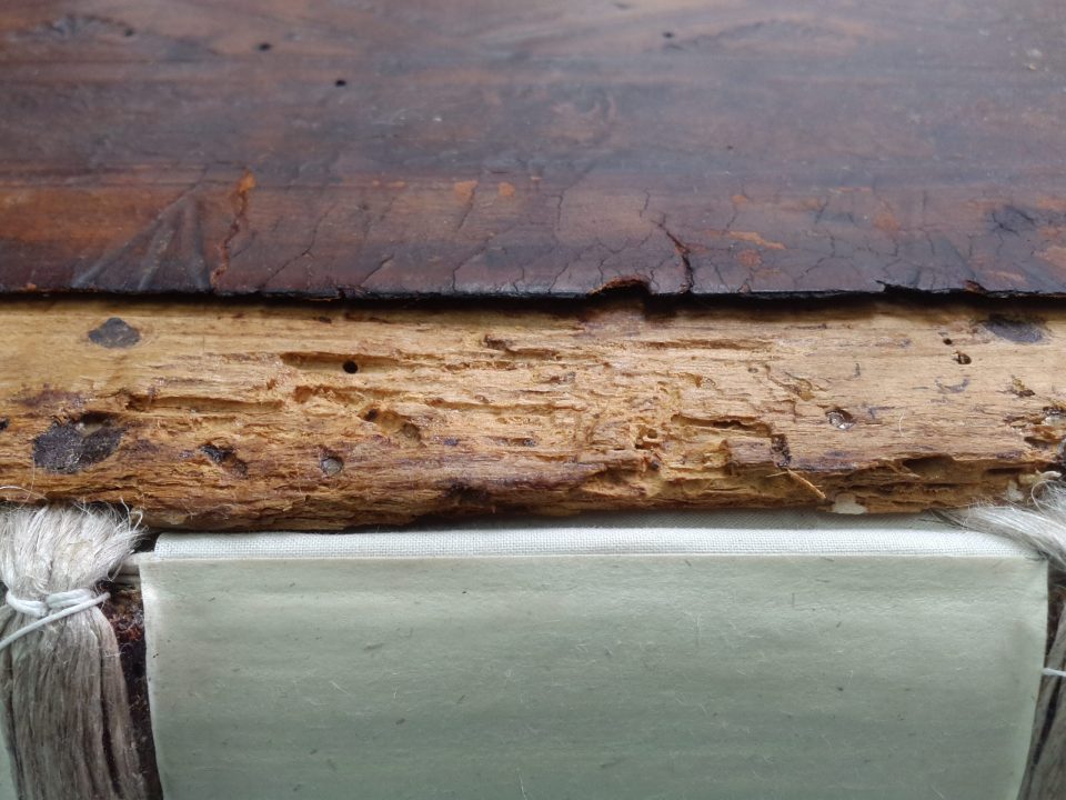 Joint Edge of Back Board